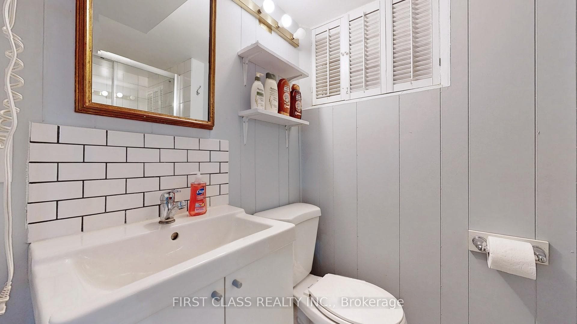 61 Lockerbie Avenue photo 17