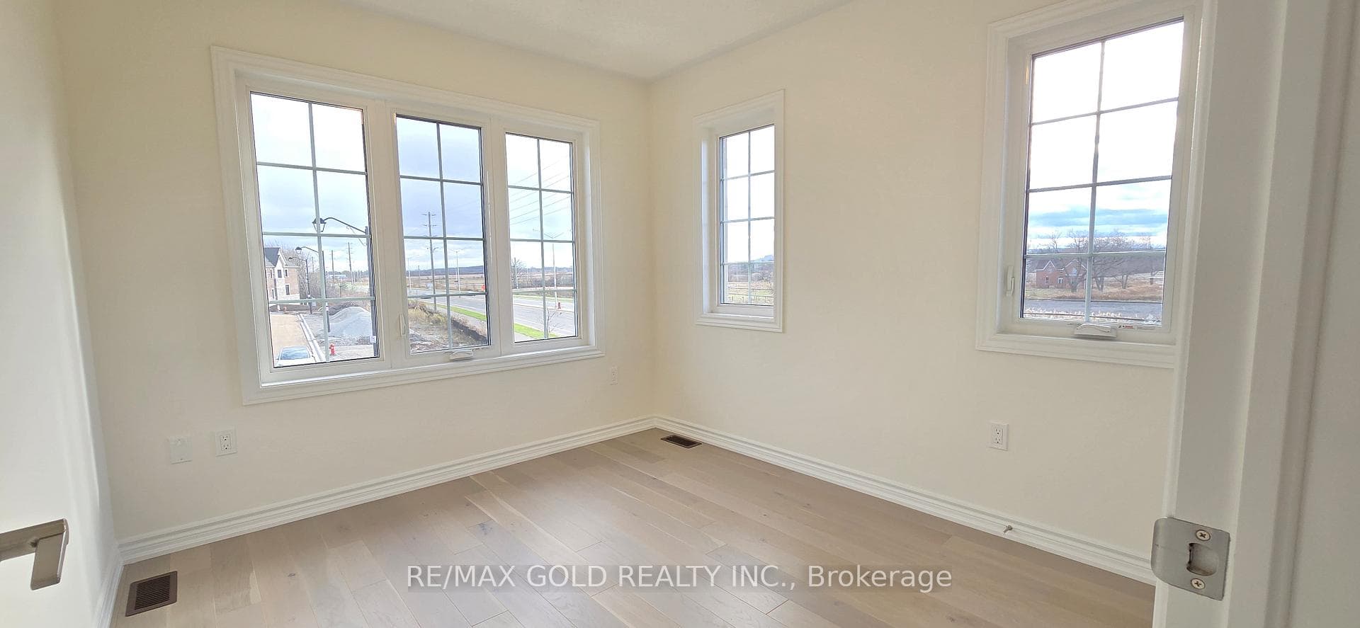 499 Celandine Terrace photo 23
