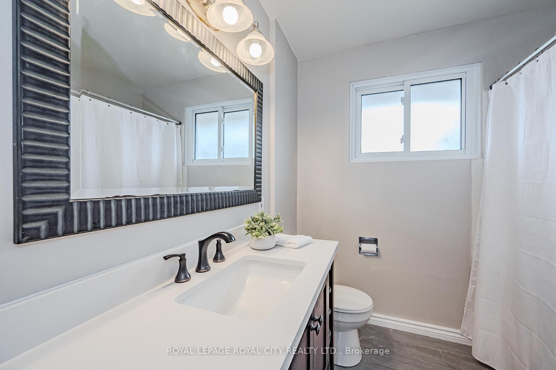 443 Victoria Road Unit 60 photo 29