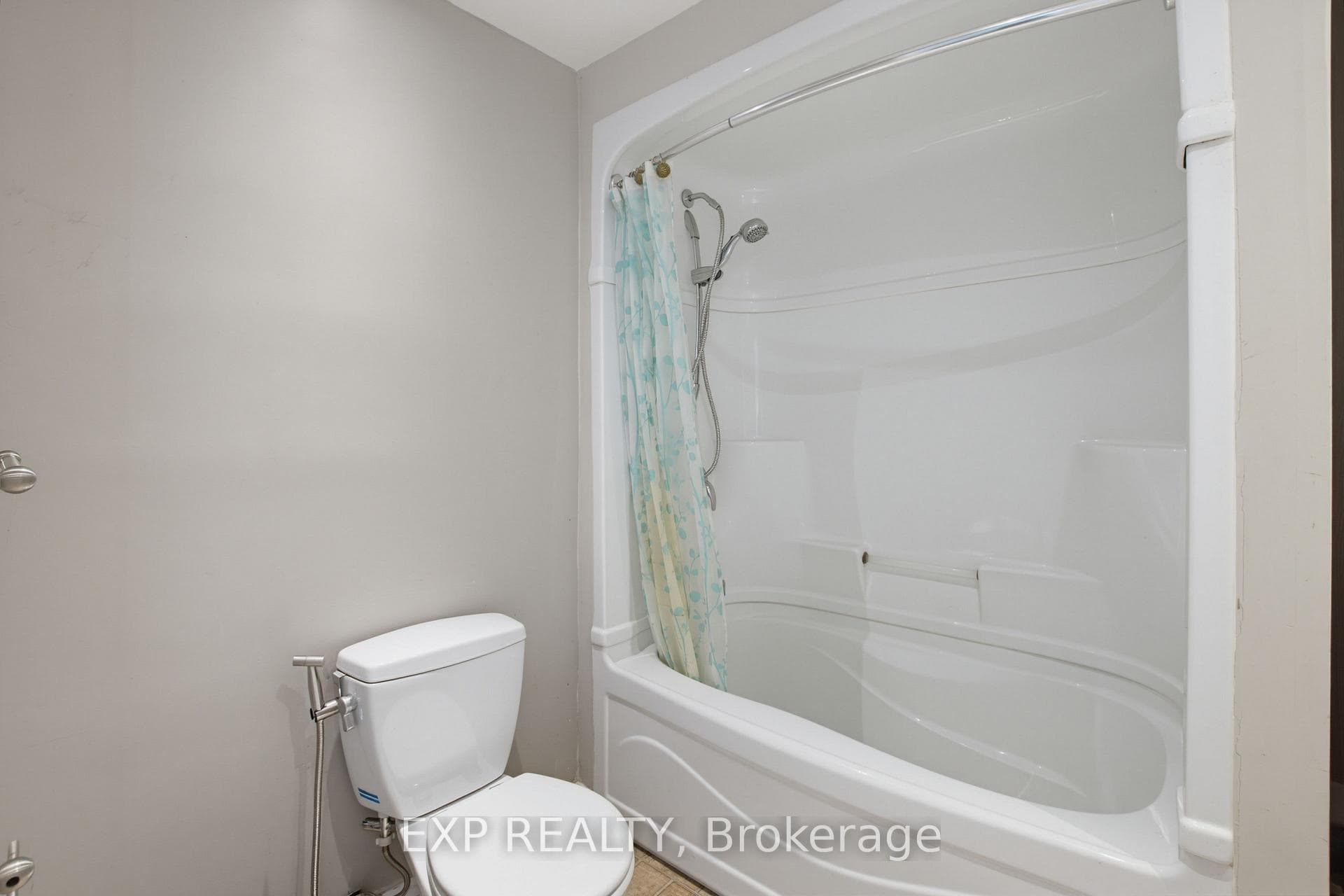 121 Mount Pleasant Avenue photo 12