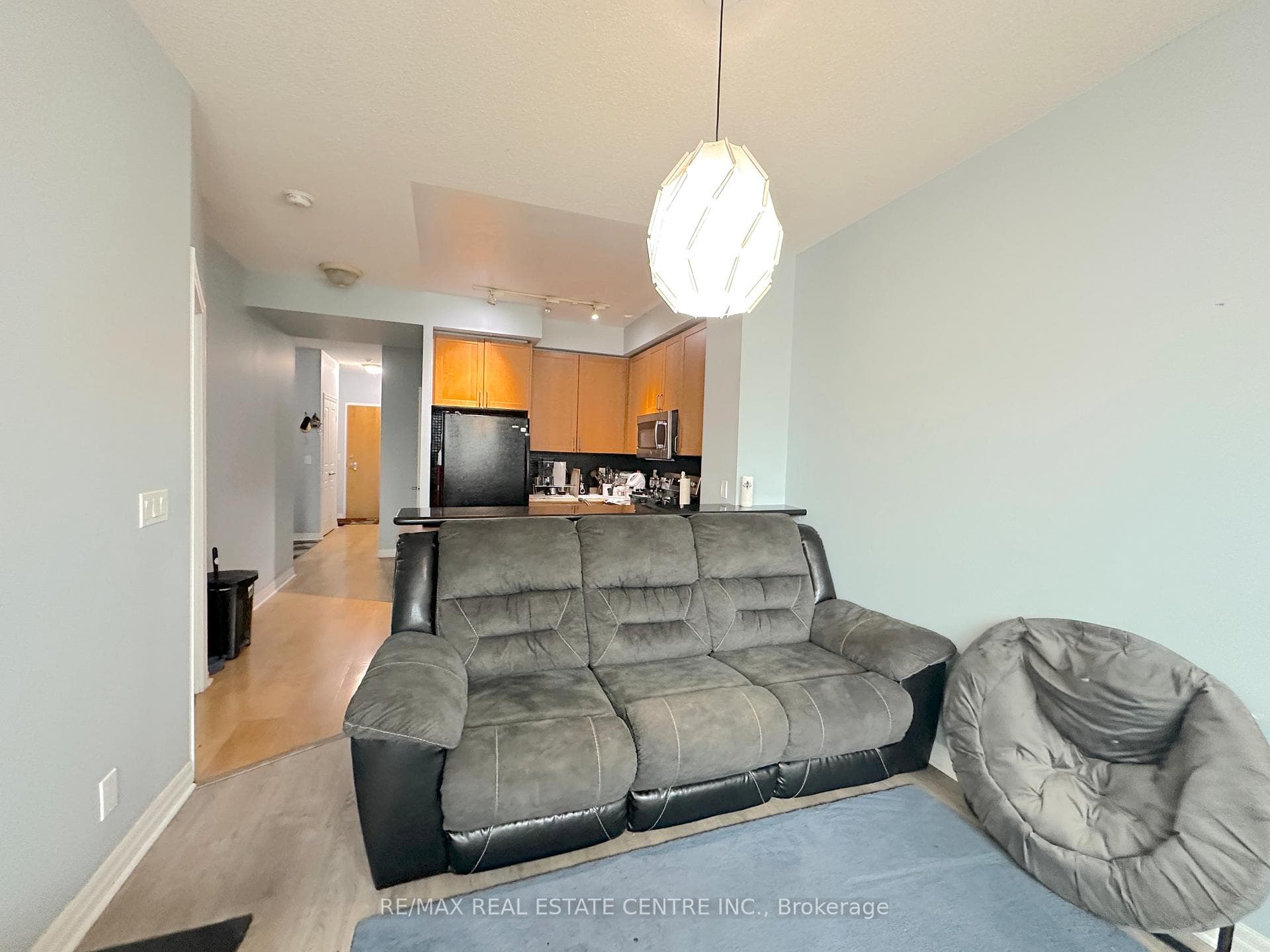 3939 Duke Of York Boulevard Unit 301 photo 11