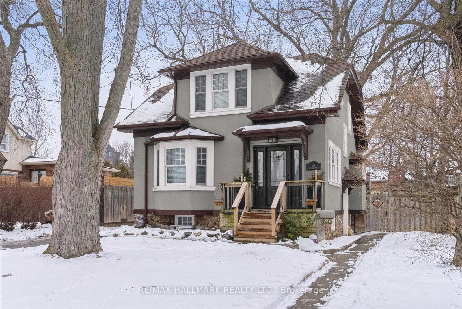 63 Thatcher Avenue photo 2