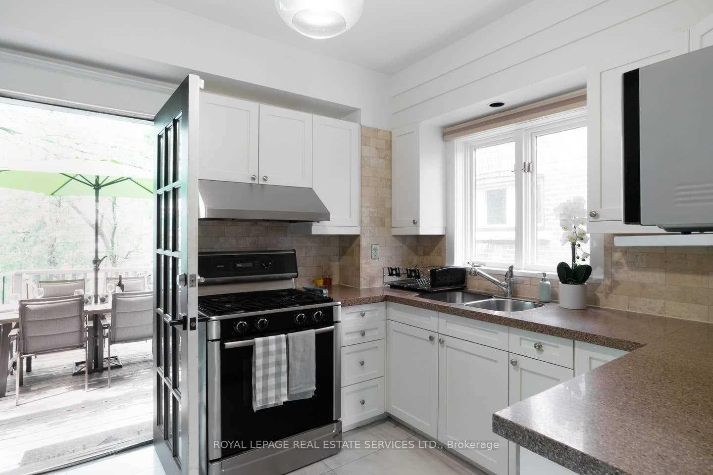 110 Manor Road photo 8