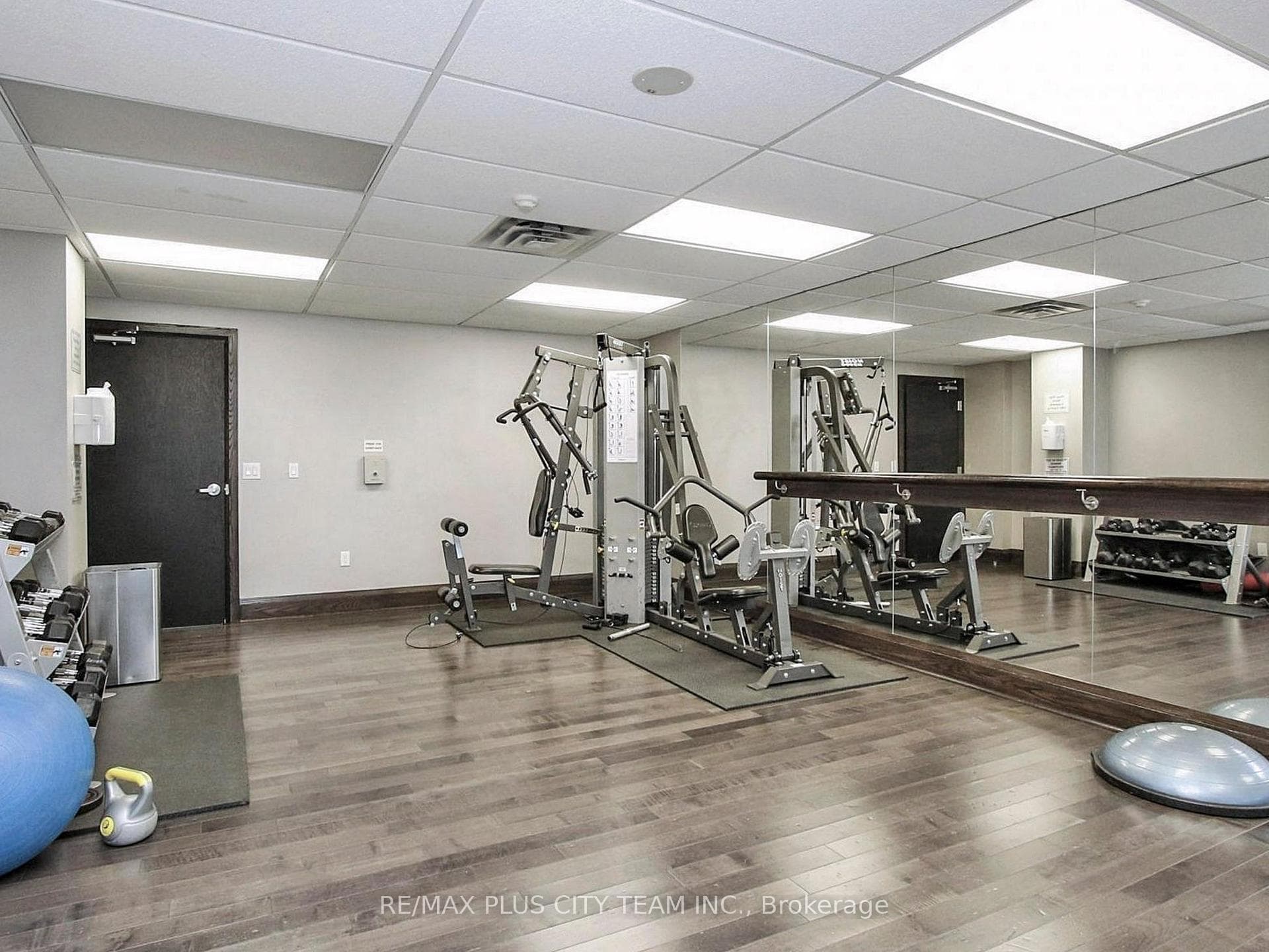 19 Grand Trunk Crescent Unit 1008 photo 23