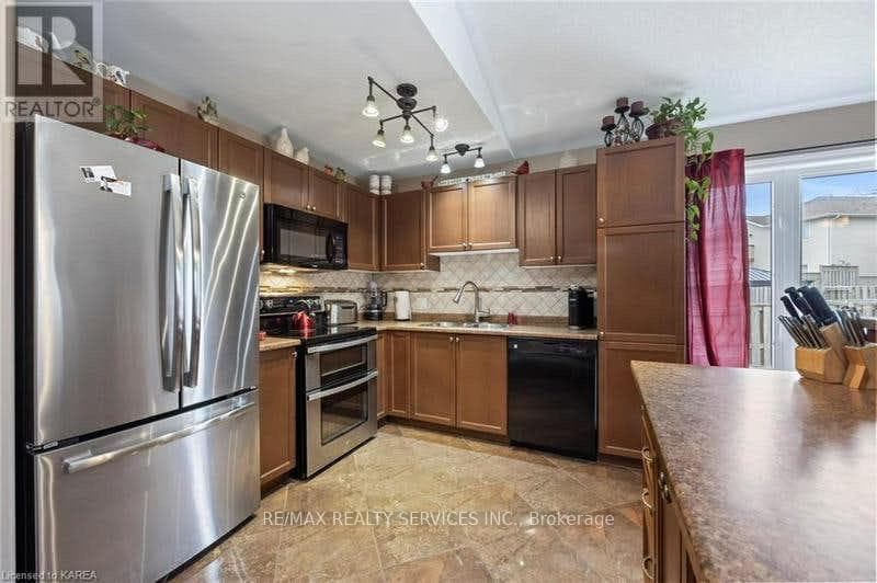 172 MACDOUGALL Drive photo 11