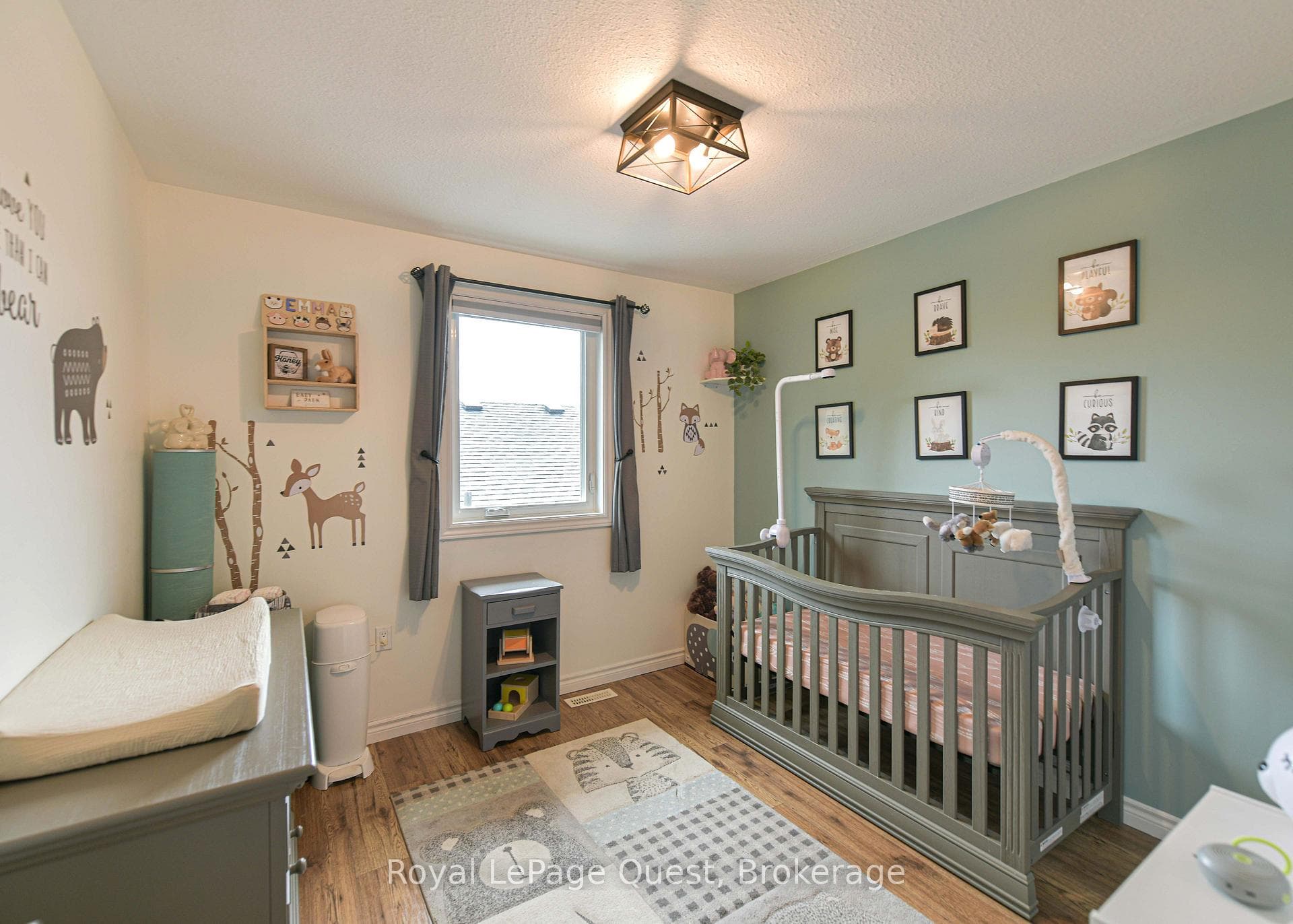 46 Courtney Crescent photo 11