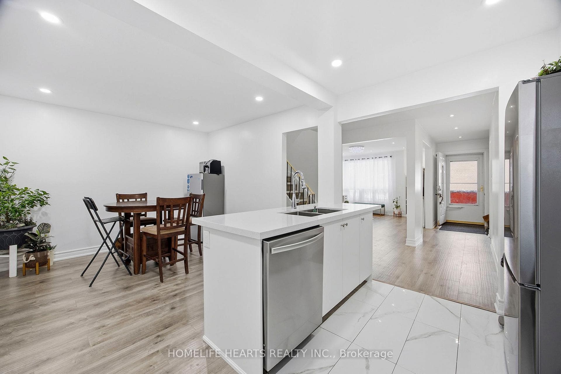 1021 Midland Avenue Unit 4 photo 16