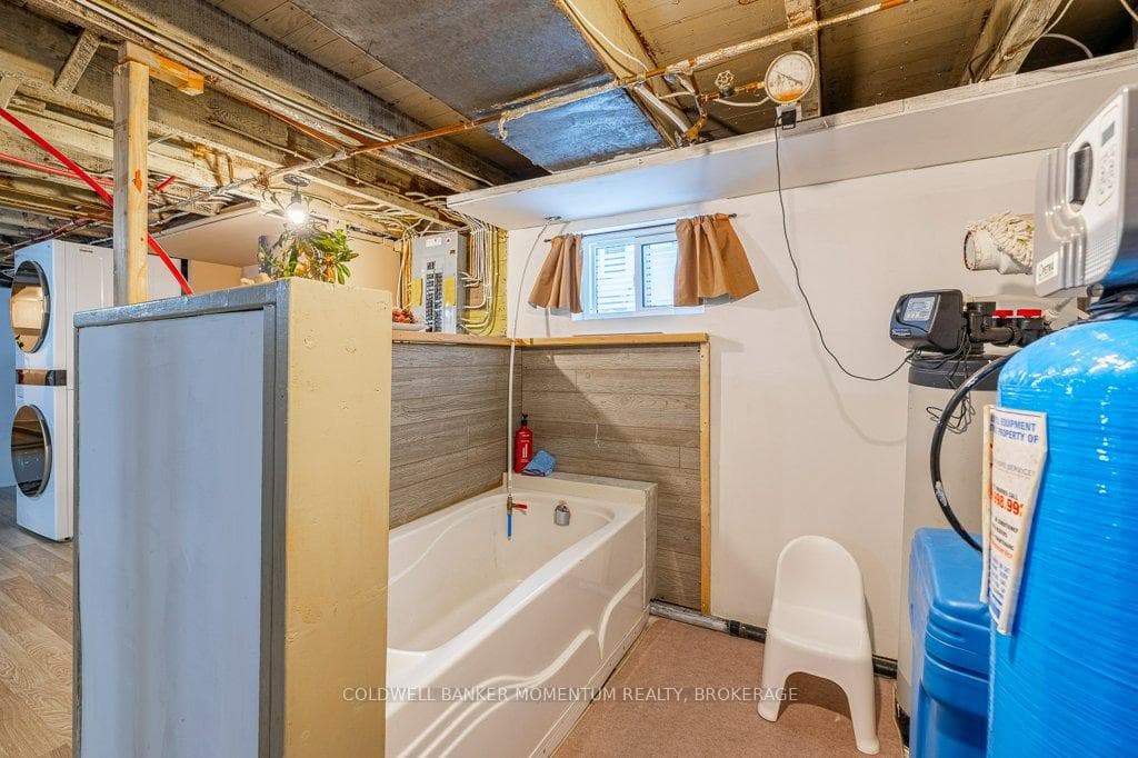 Bonus tub in the basement