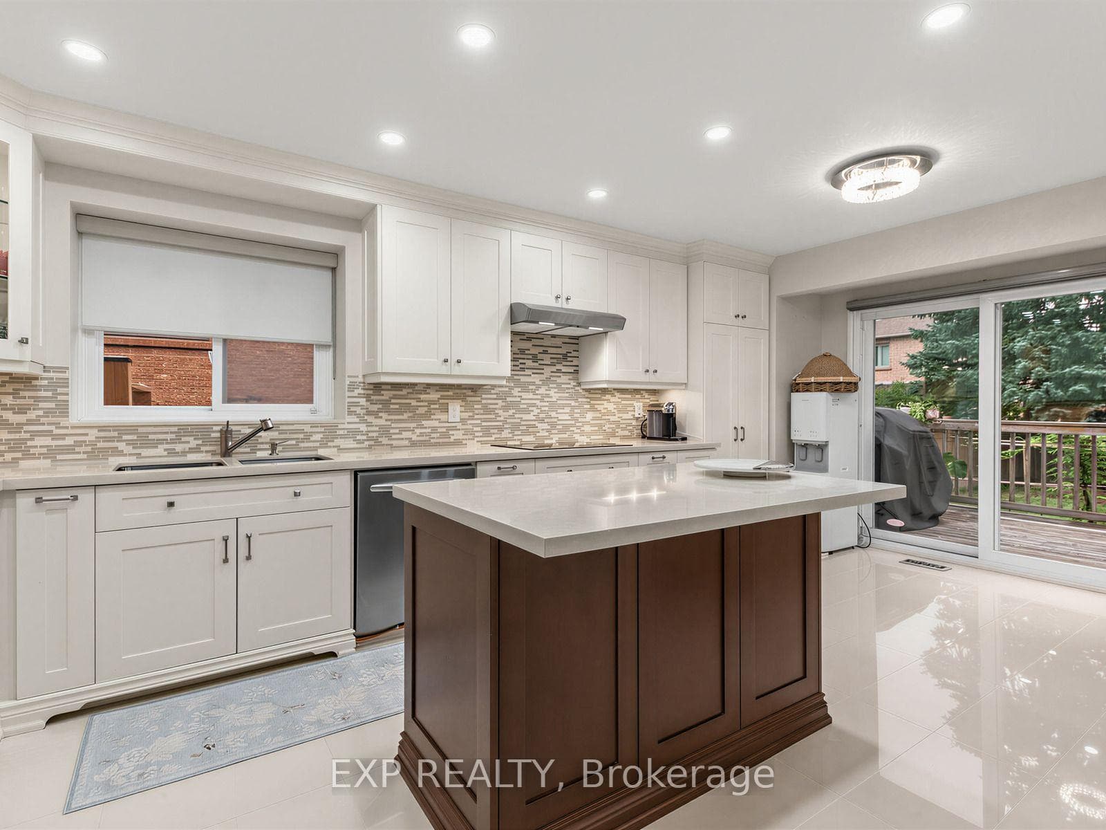 129 Franklin Avenue photo 10