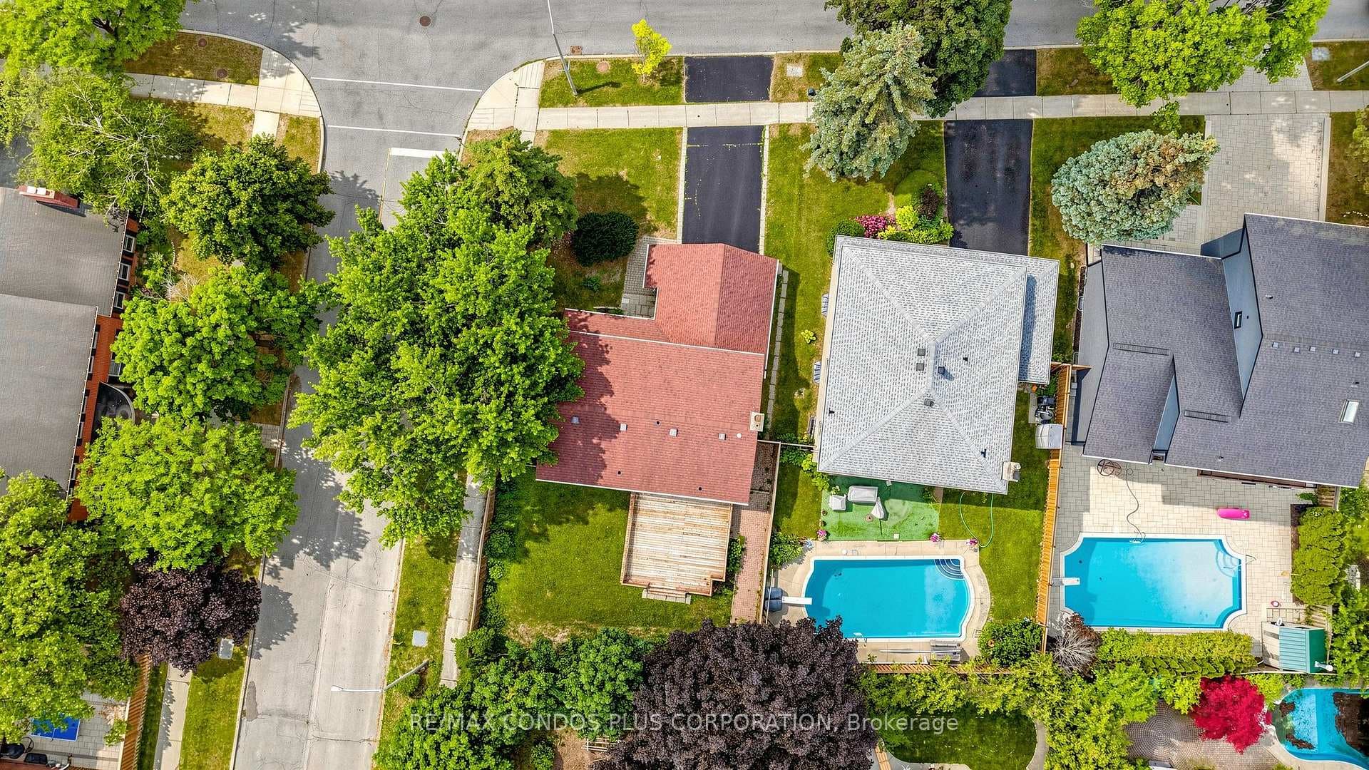 22 Denlow Boulevard photo 47