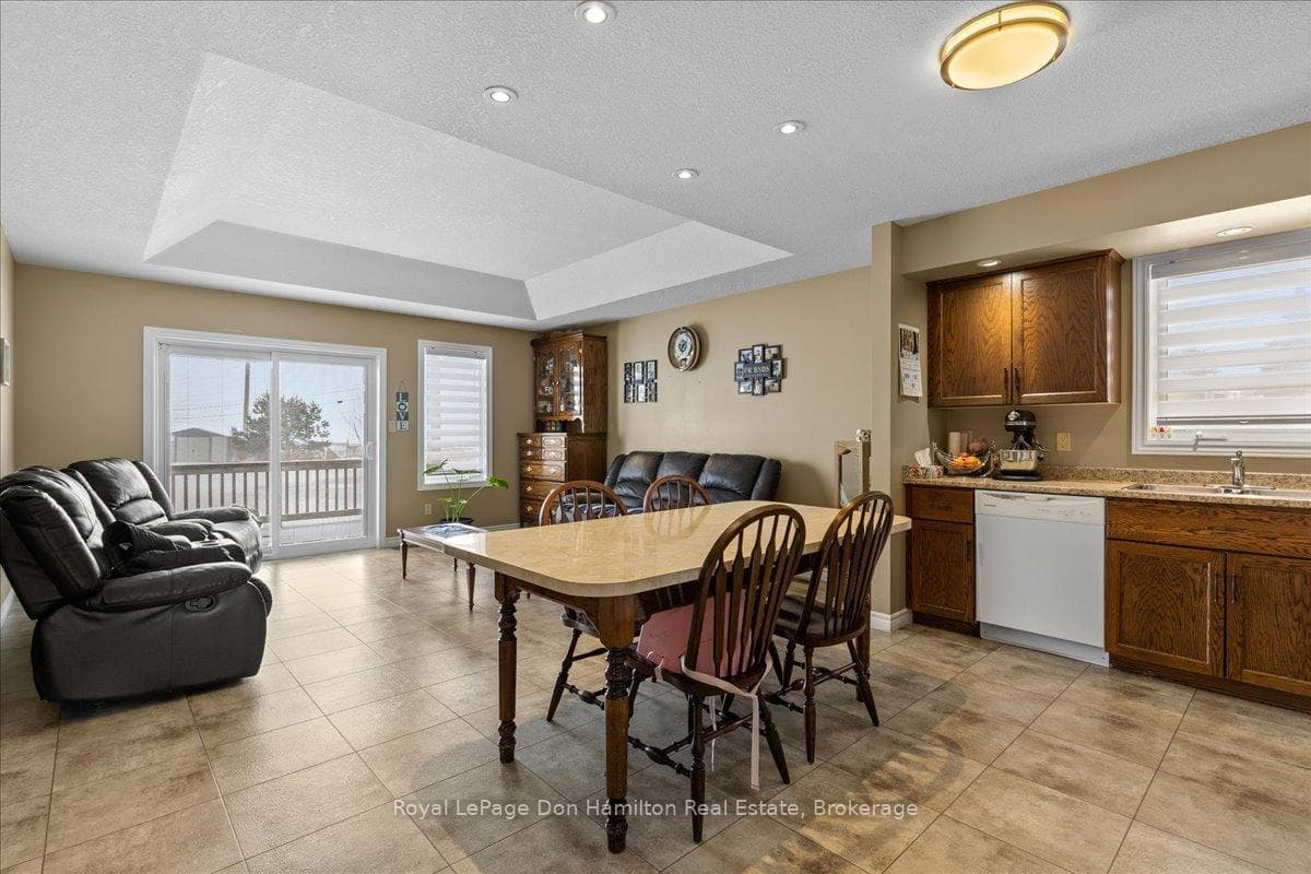1101 Walker Street photo 9