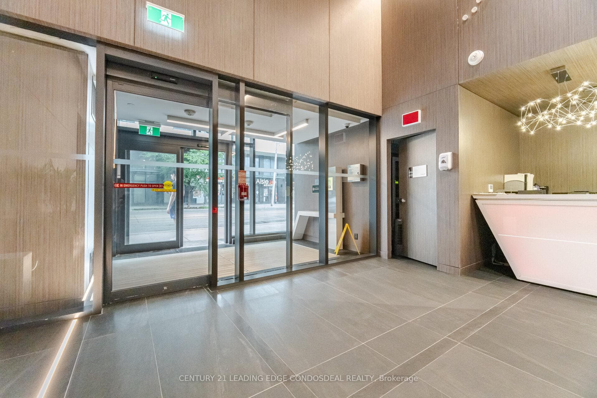 181 Dundas Street Unit 5110 photo 7