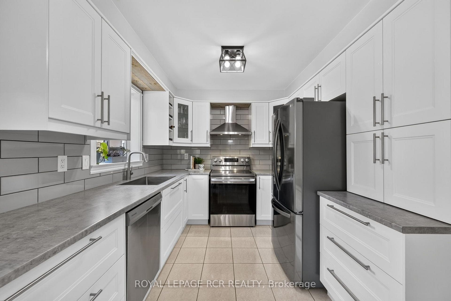 95 Waters Boulevard photo 13