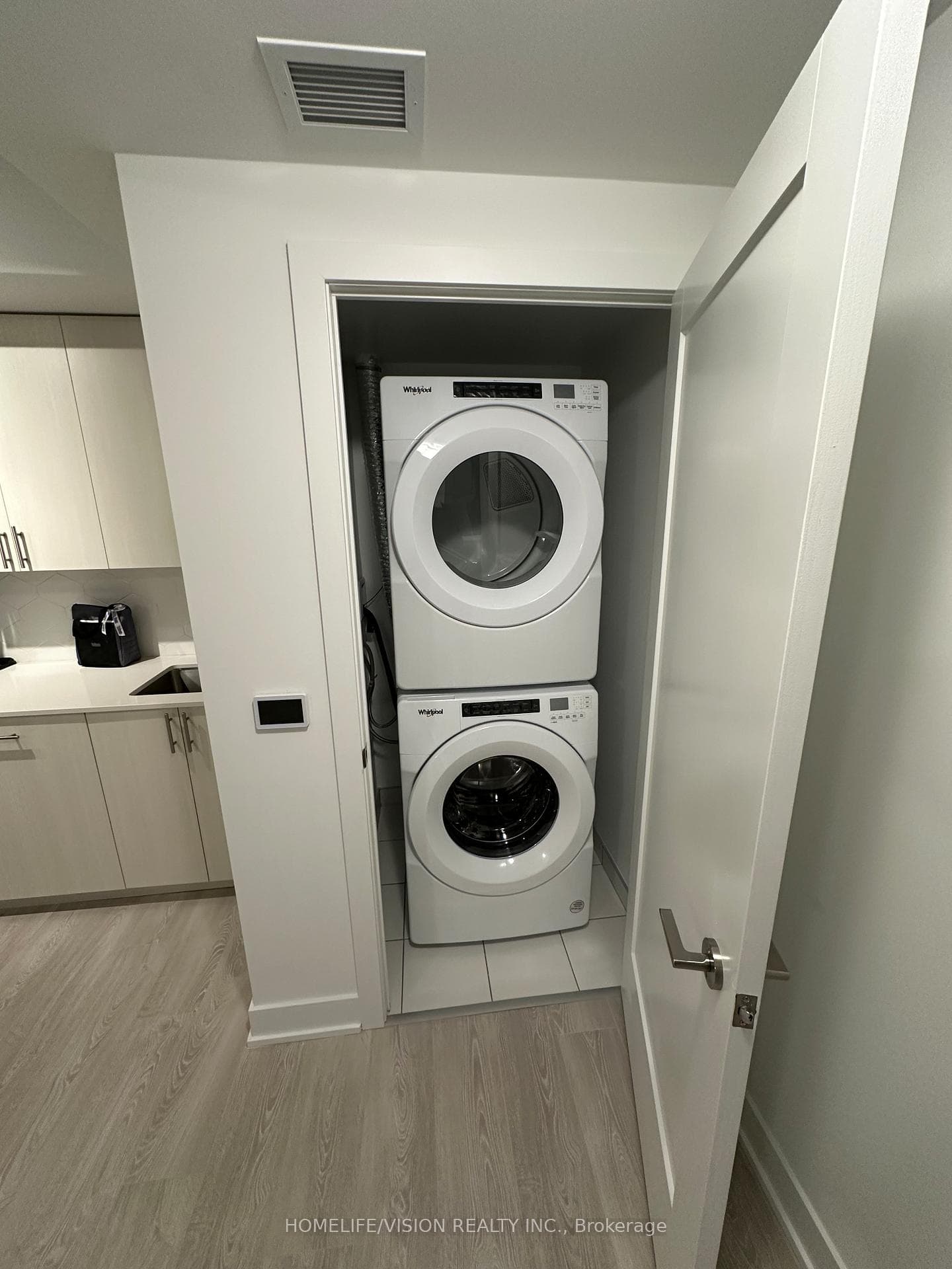 2545 Simcoe Street Unit 506 photo 12