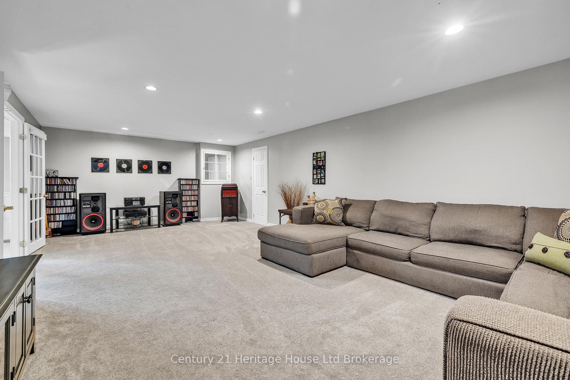 116 Baird Street photo 26