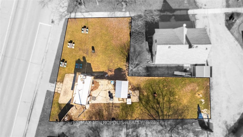 1522 St Clair Parkway photo 6