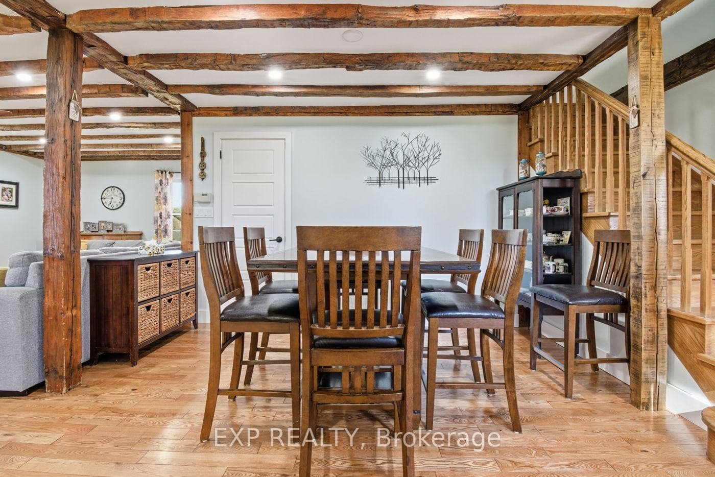 9043 Ridge Road photo 17