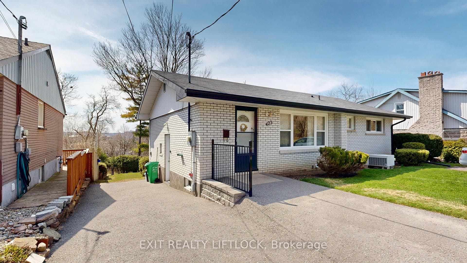 423 Armour Road photo 1