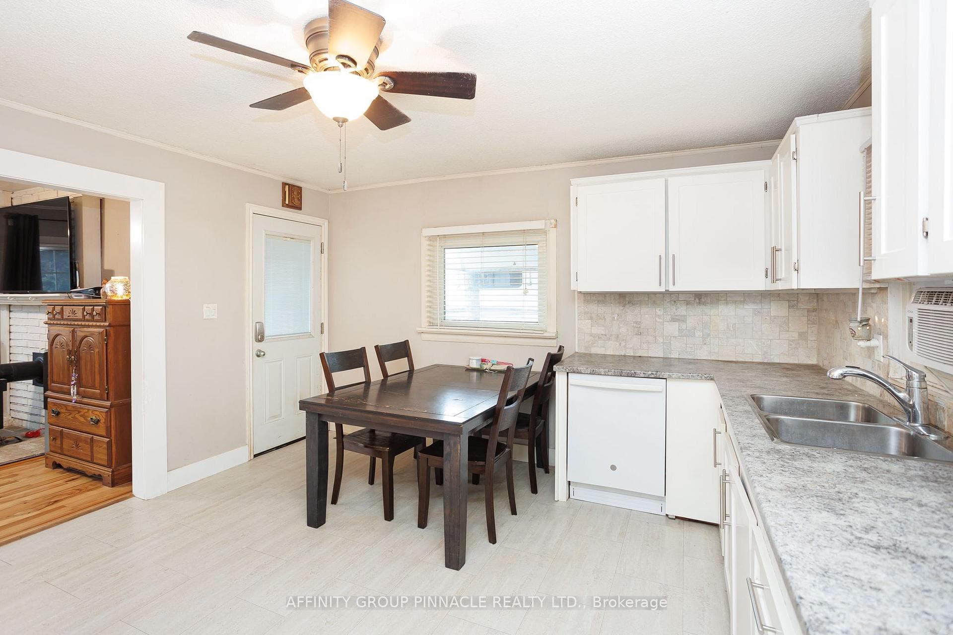 35 Clifton Street photo 11