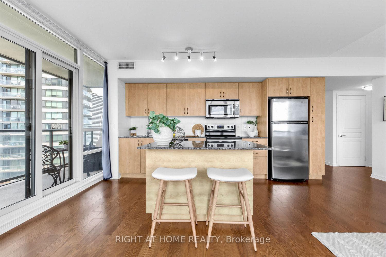 2240 Lake Shore Boulevard Unit 3104 photo 9