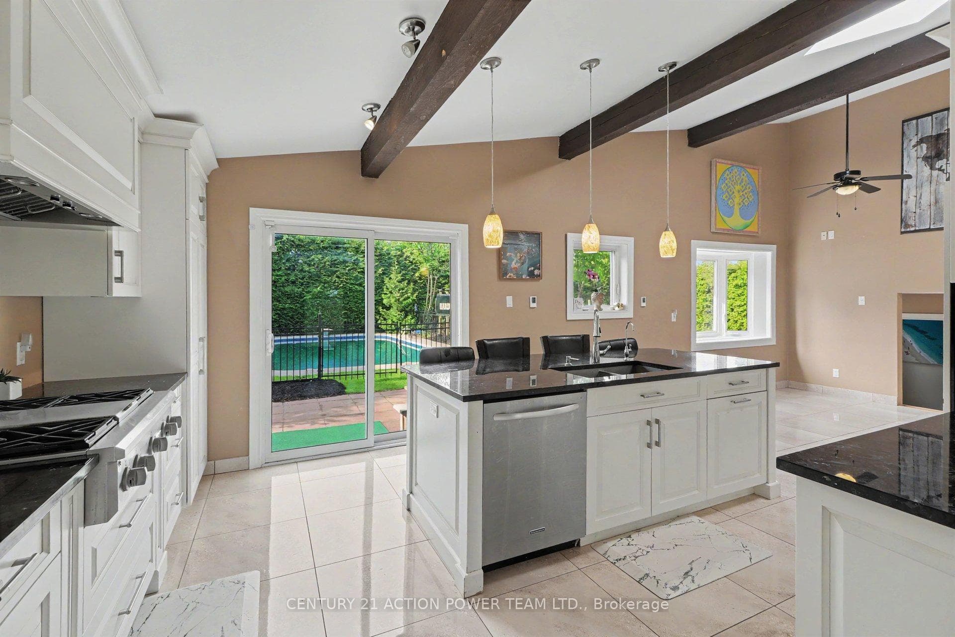 1558 BELLA VISTA Drive photo 13