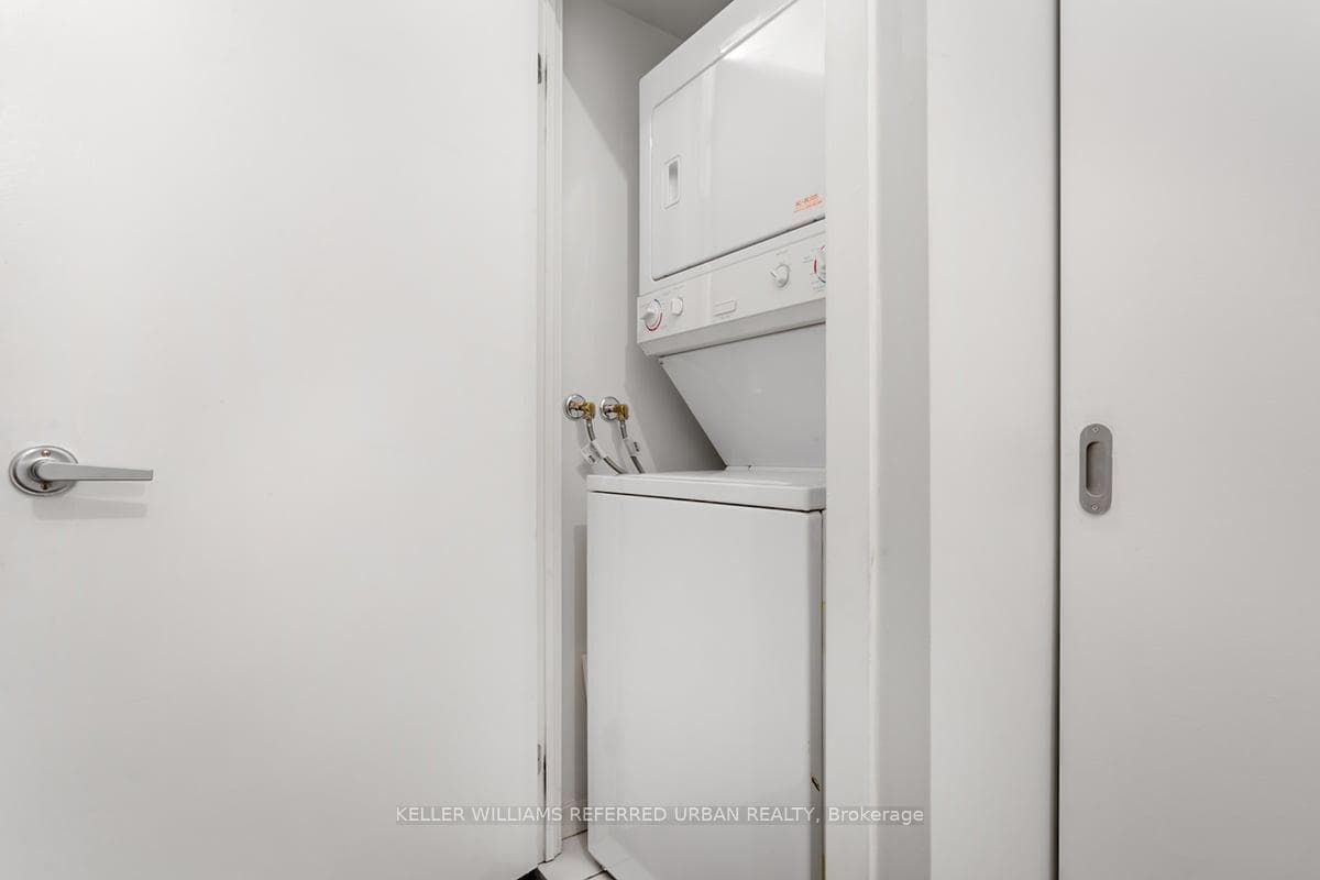 8 York Street Unit 3011 photo 25