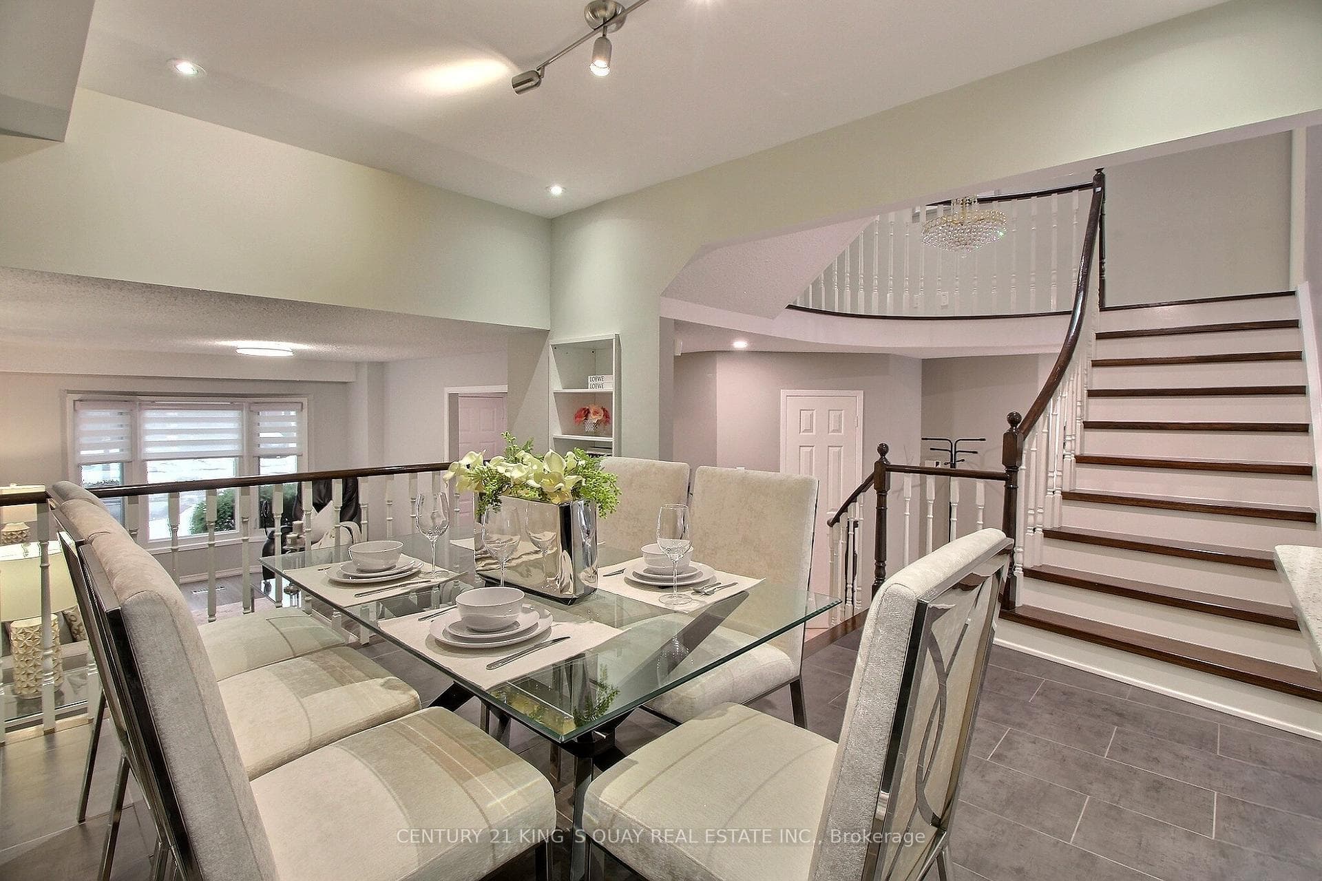 26 Canmore Boulevard photo 7