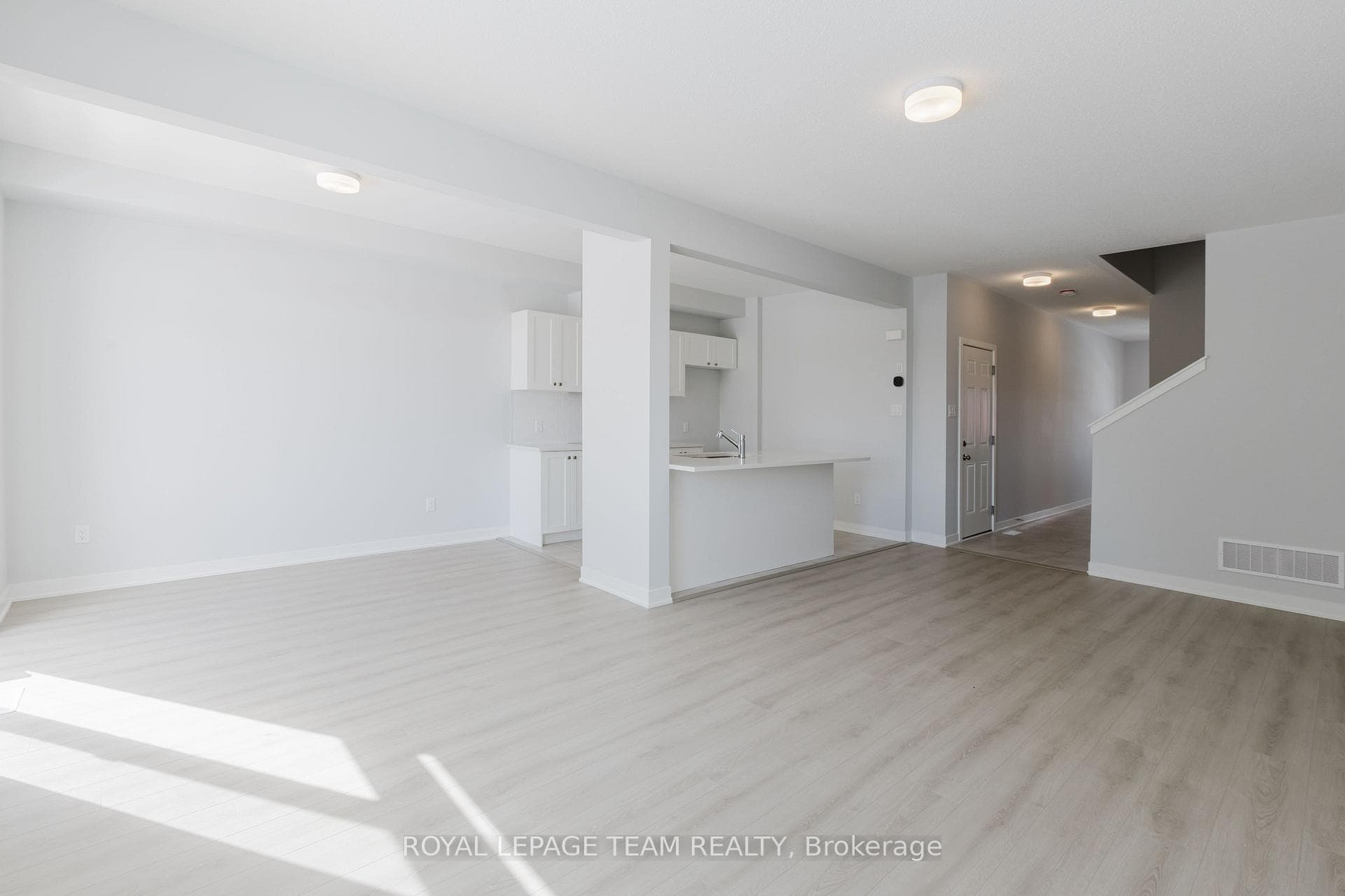 118 Robert Perry Street photo 5