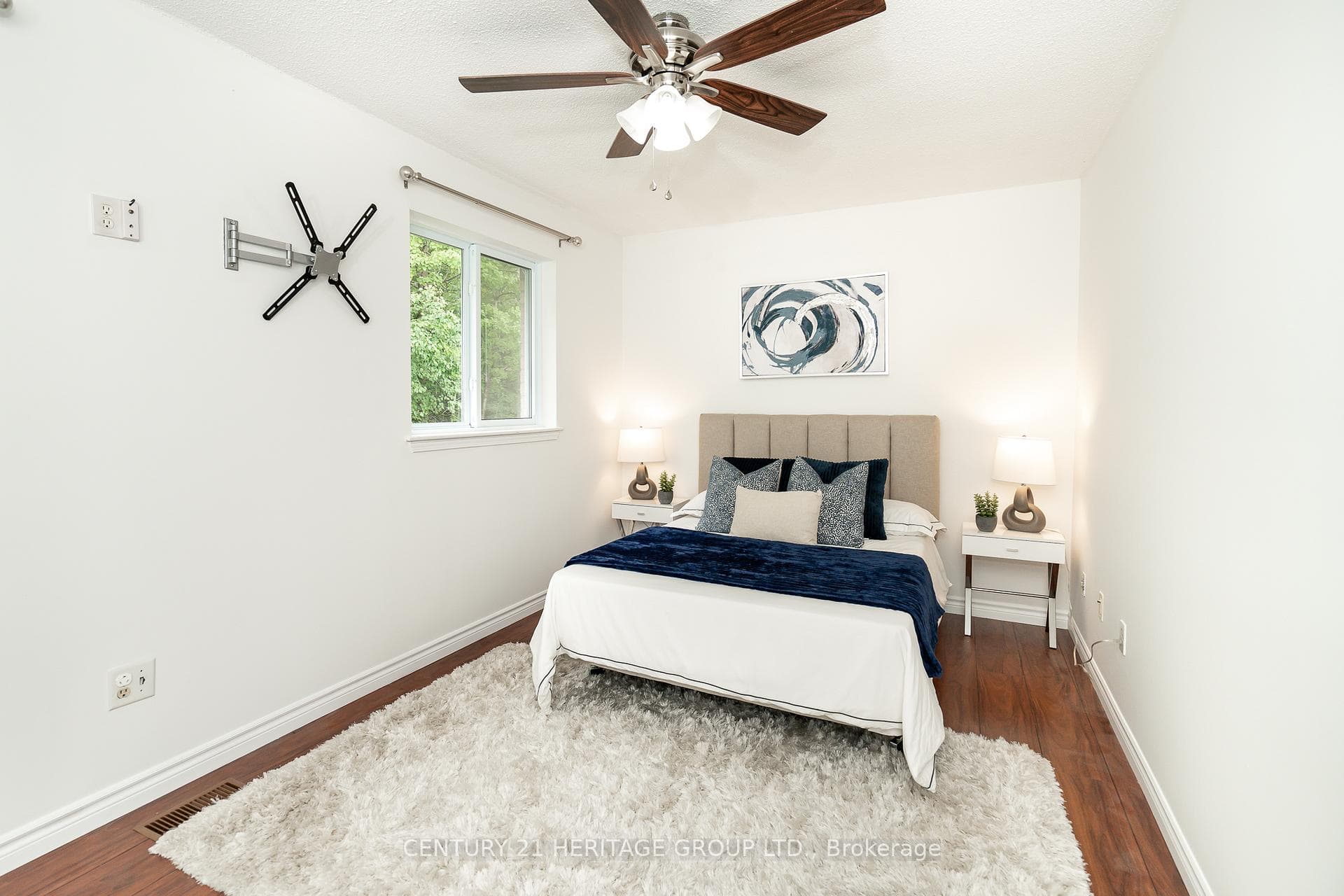 600 Gibney Crescent photo 20