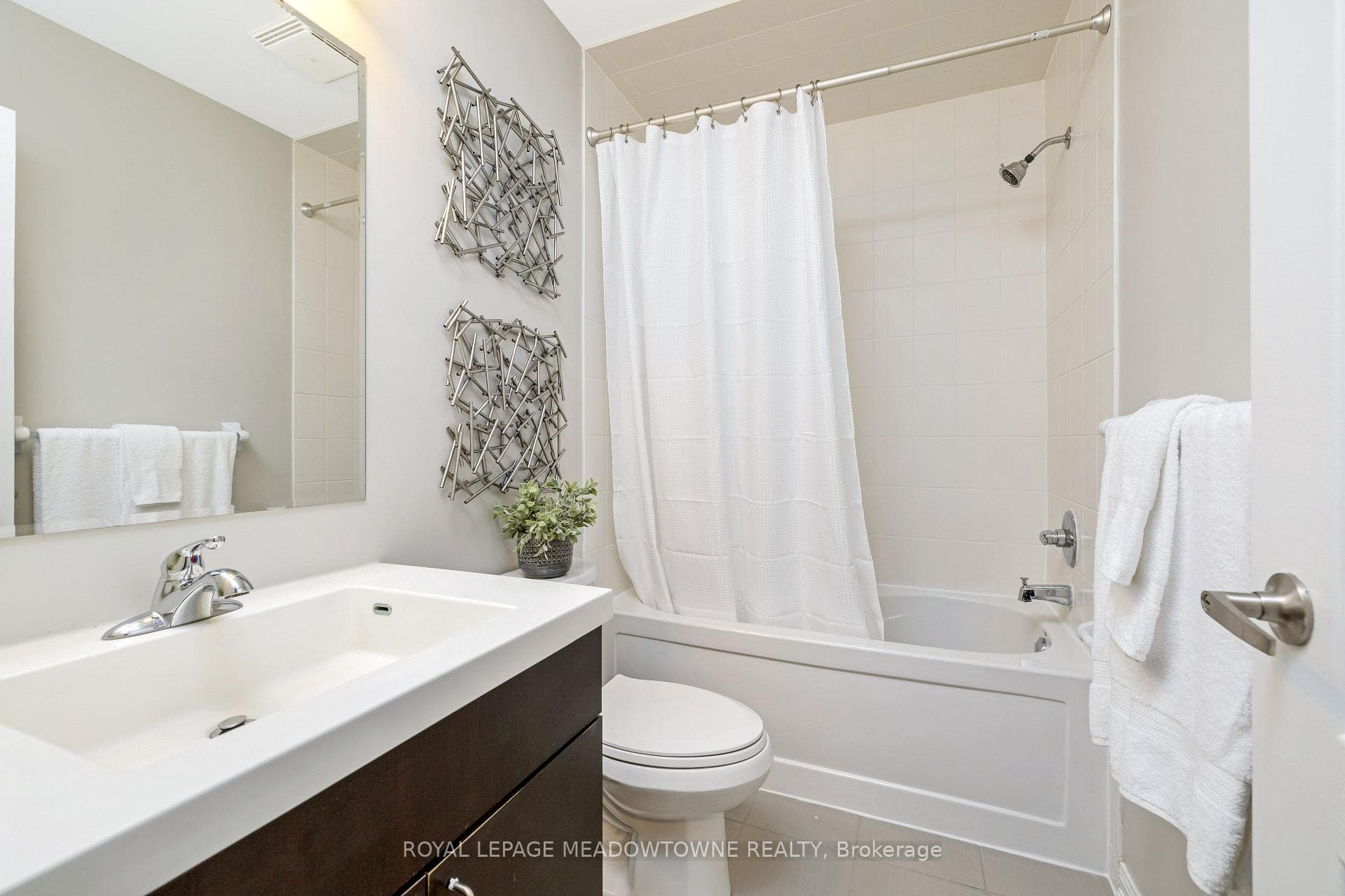1037 HAXTON Heights photo 36