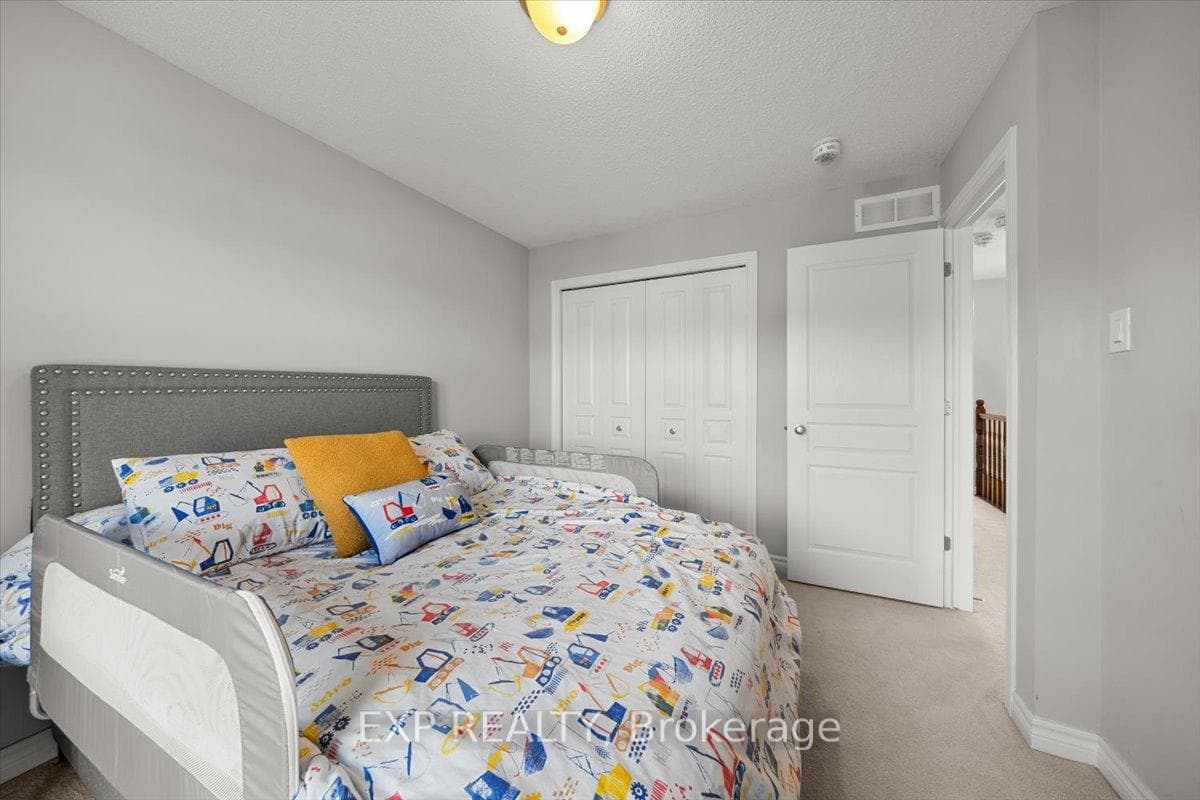 255 Shinleaf Crescent photo 26