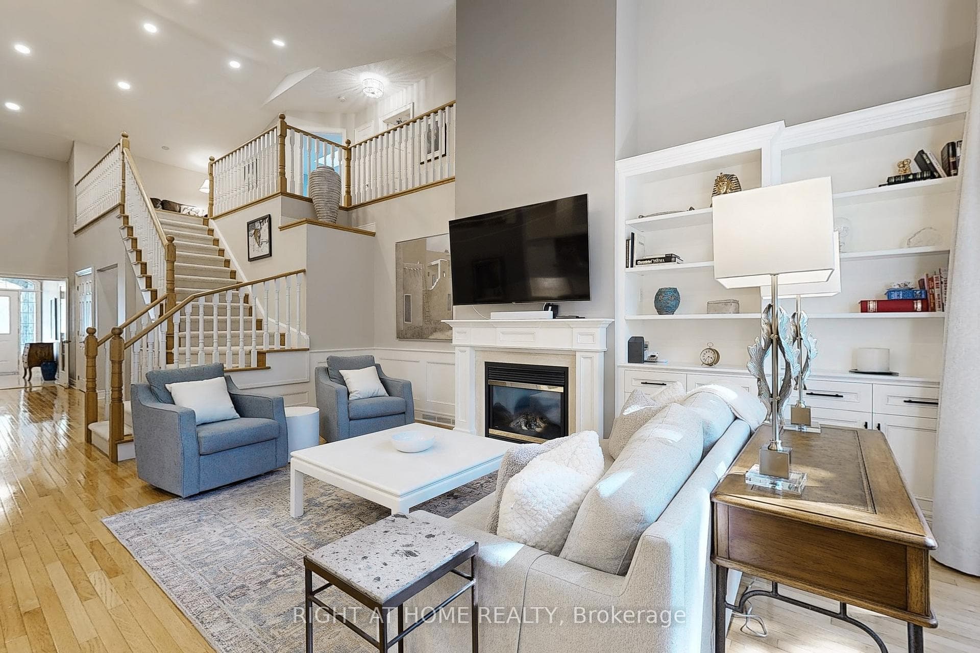 9 Arlington Way photo 6