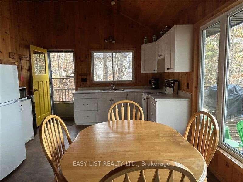 1390 River Road photo 8