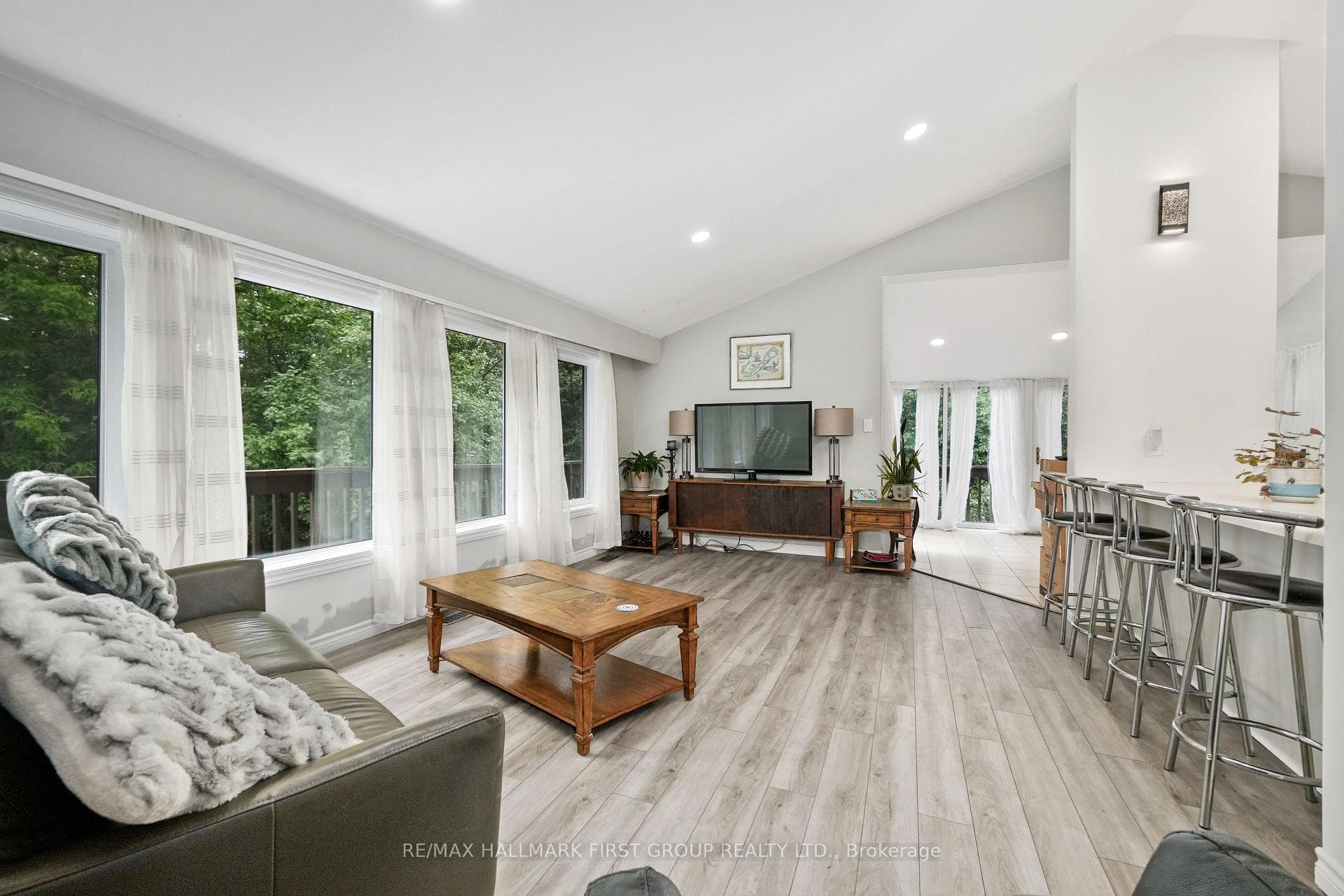 3077 Stu Black Road photo 4