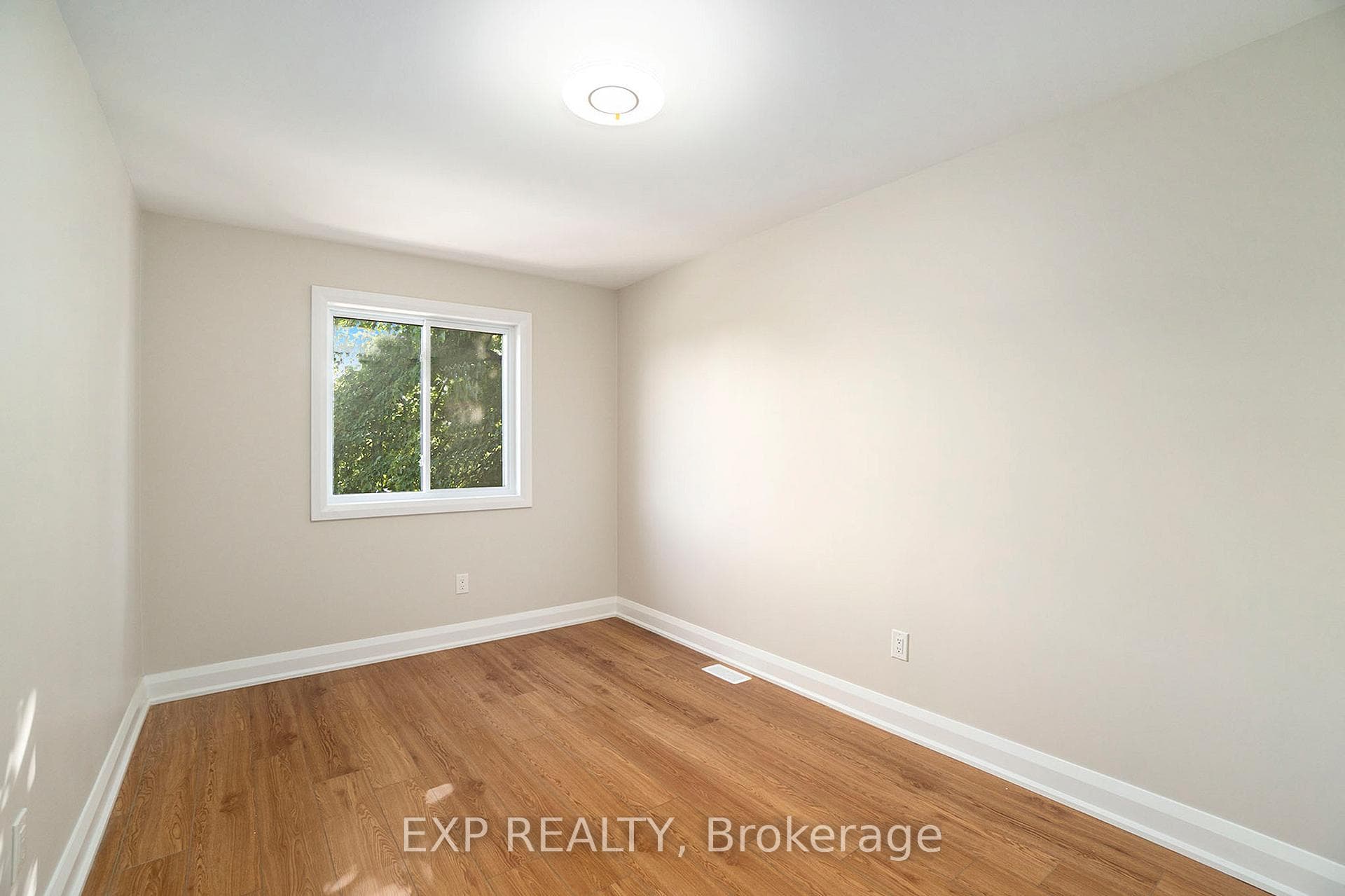 838 St. Laurent Boulevard Unit 3 photo 14