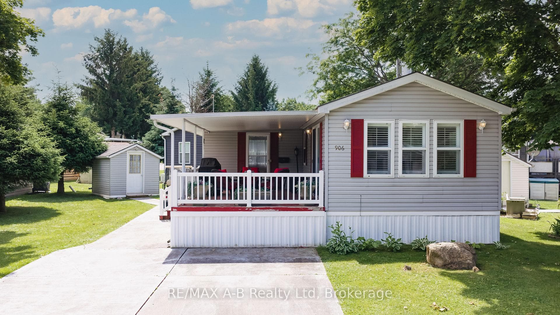 316489 31st Line Unit 906 photo 2