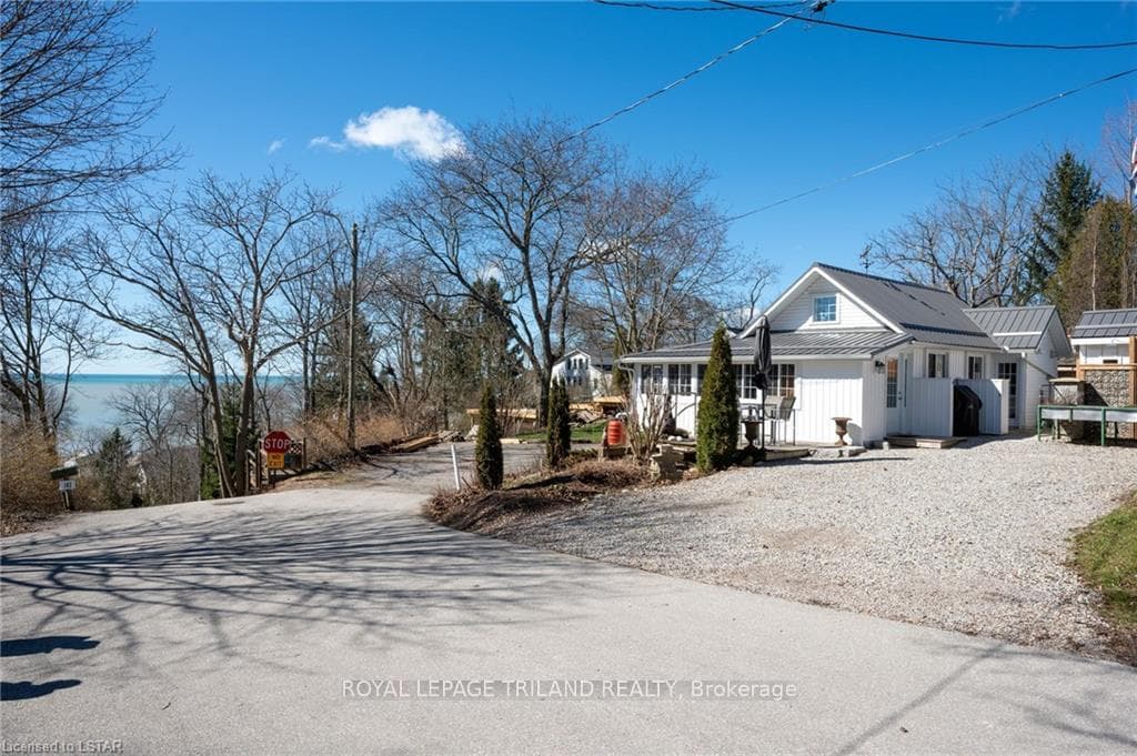 192 MITCHELL Street photo 4
