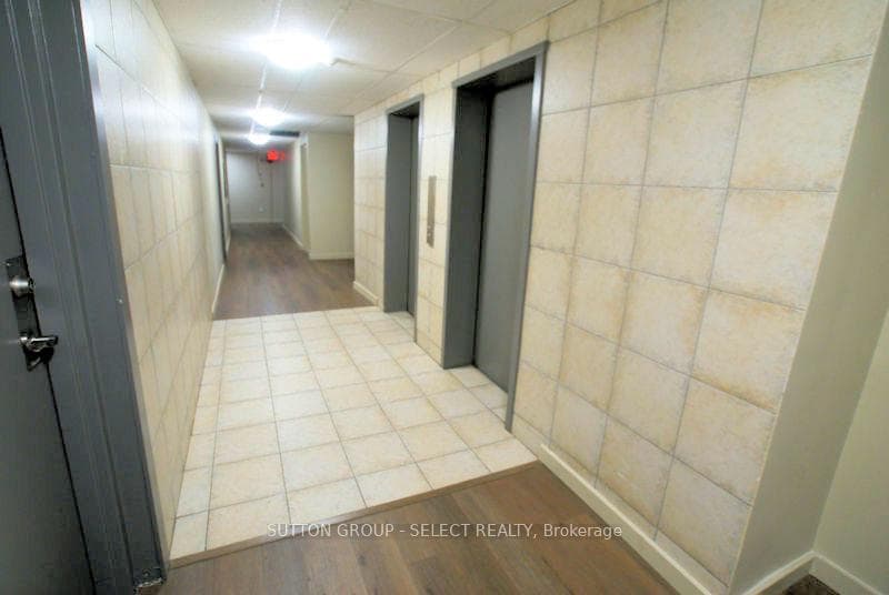 583 Mornington Avenue Unit 302 photo 2