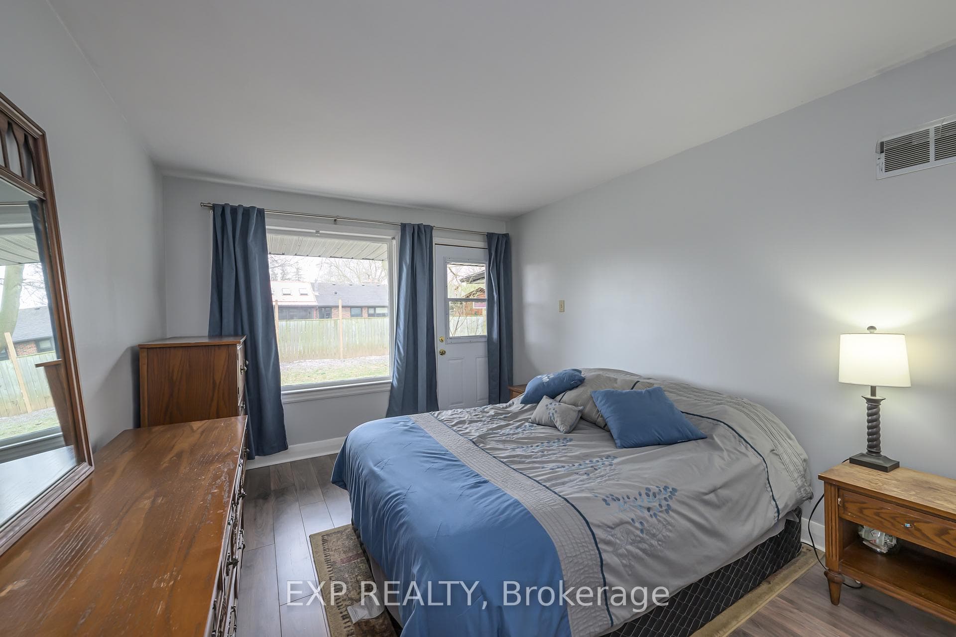 73 Broadway Avenue photo 18