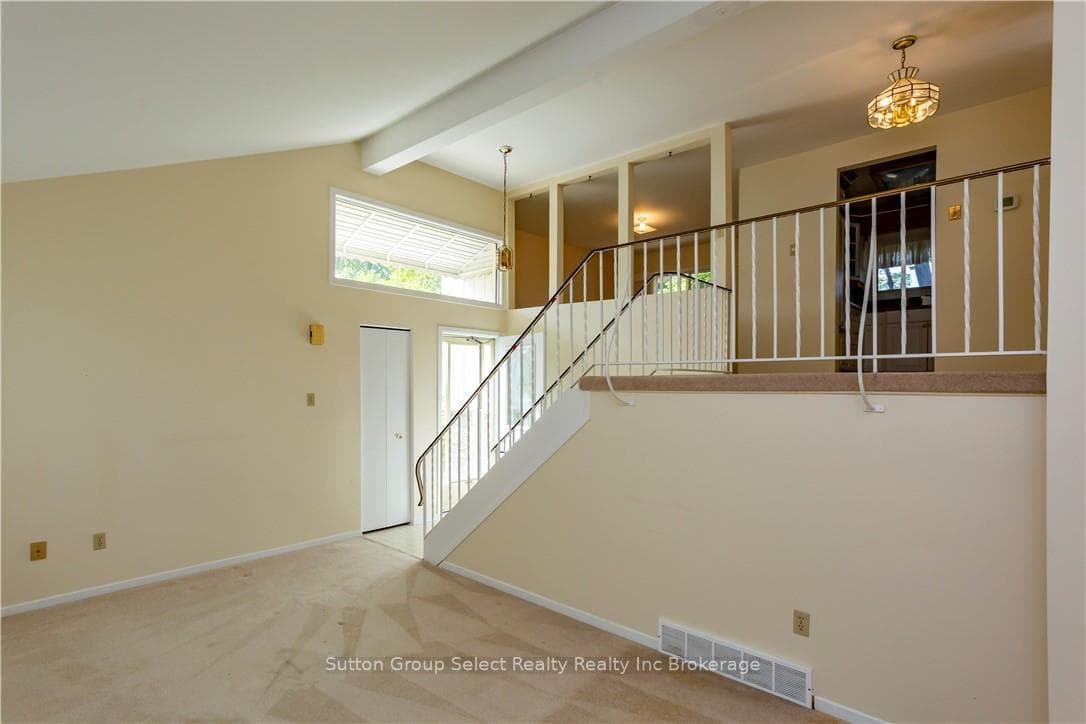 511 Ferndale Court photo 5