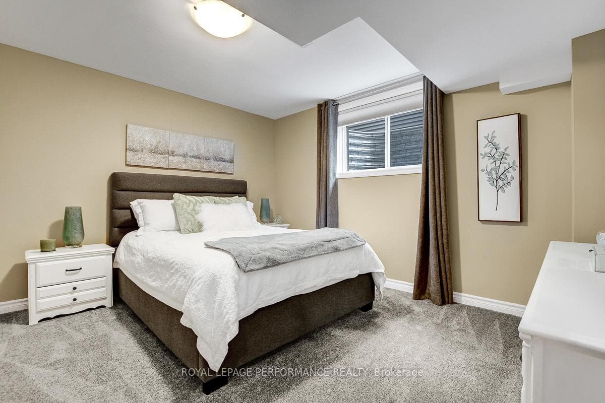 104 York Crossing photo 27