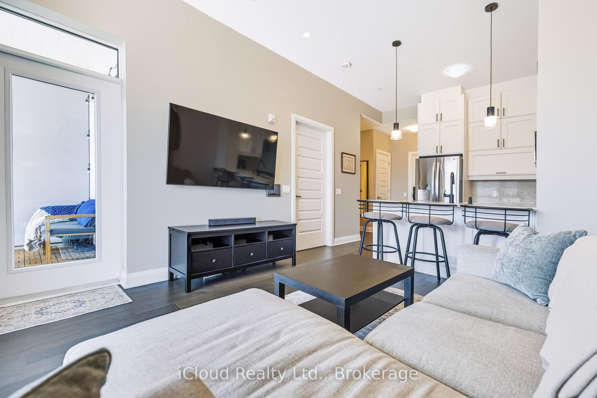 Living/Dining Area with 10 ft. Ceilings