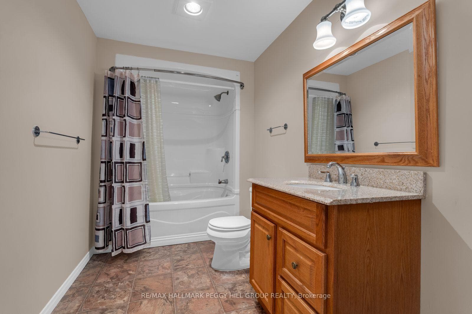 121 Quigley Street photo 15