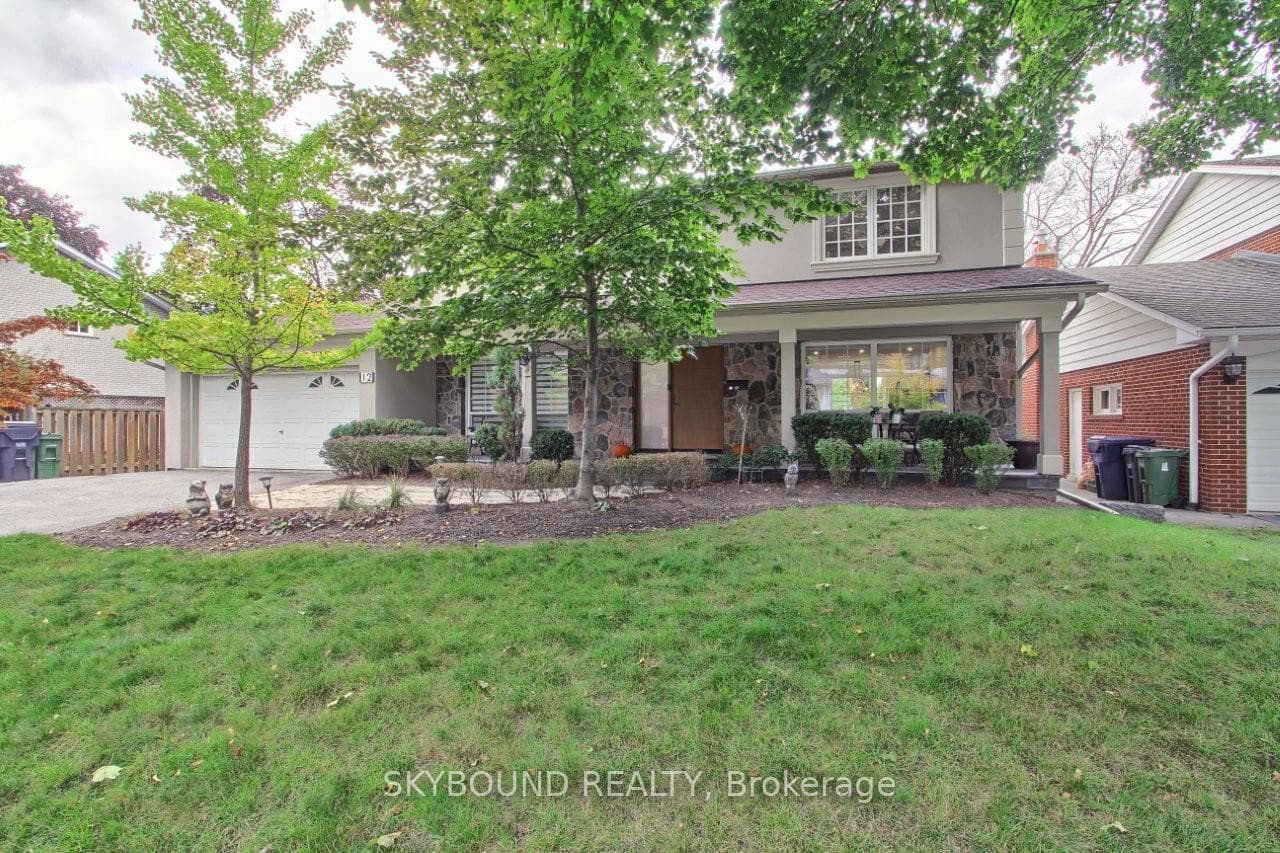12 Queensborough Crescent photo 1