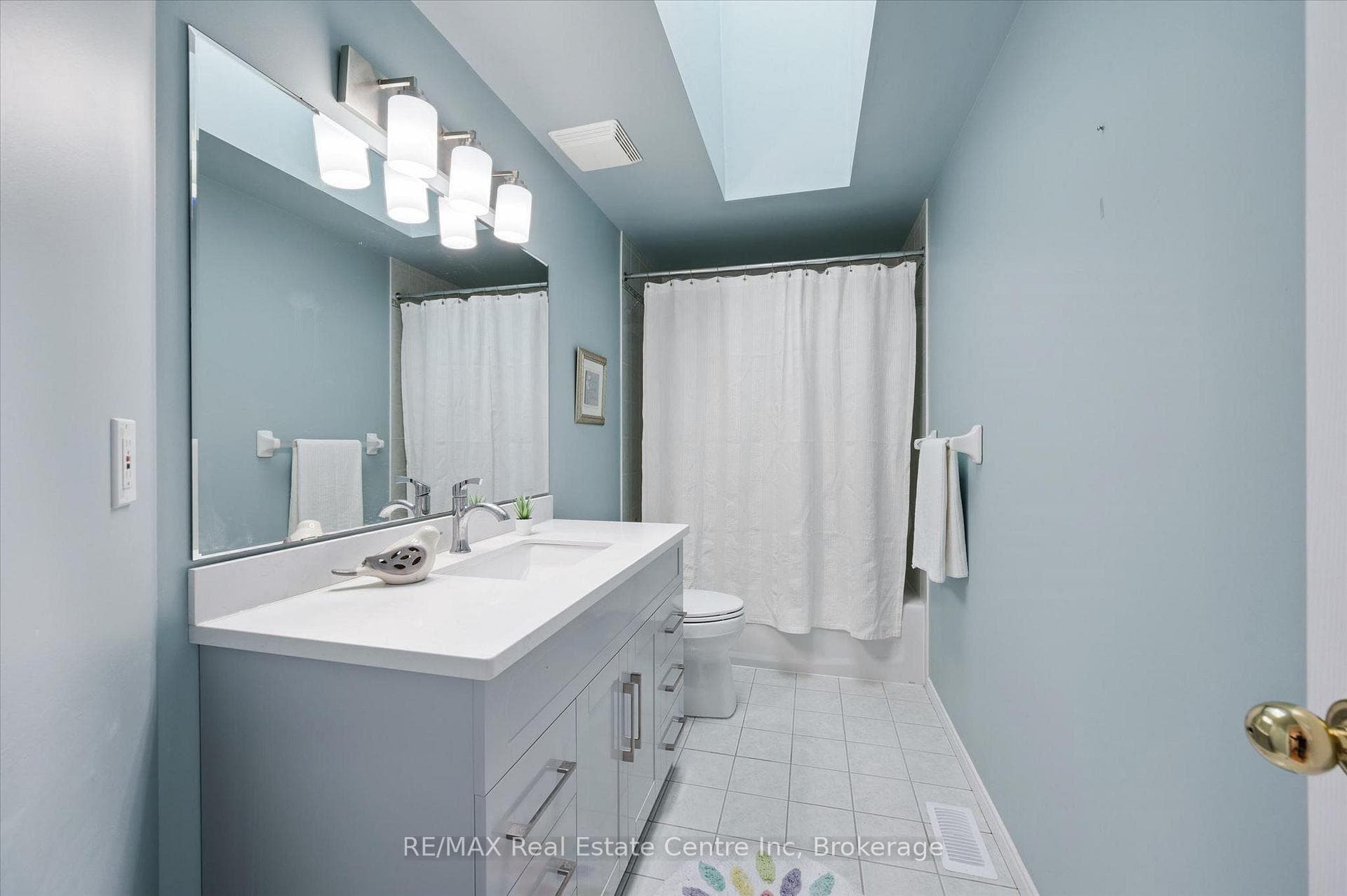 90 Marsh Crescent photo 18