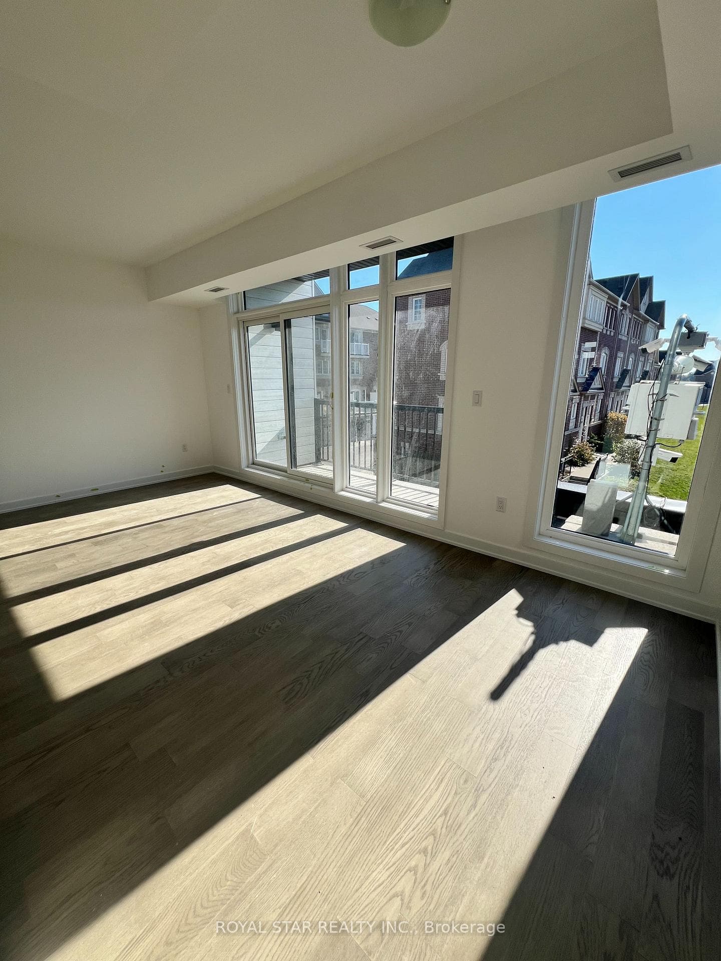 184 Angus Drive Unit 3 photo 9