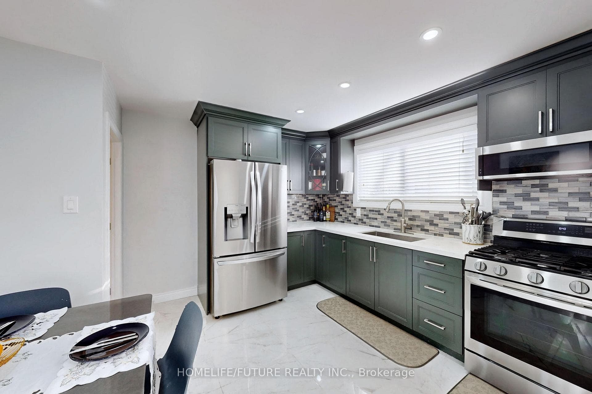 423 Elizabeth Street photo 10
