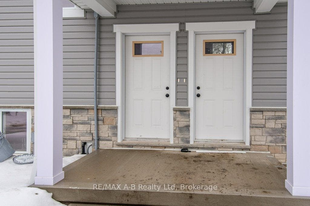 38 Jacob St Street photo 4