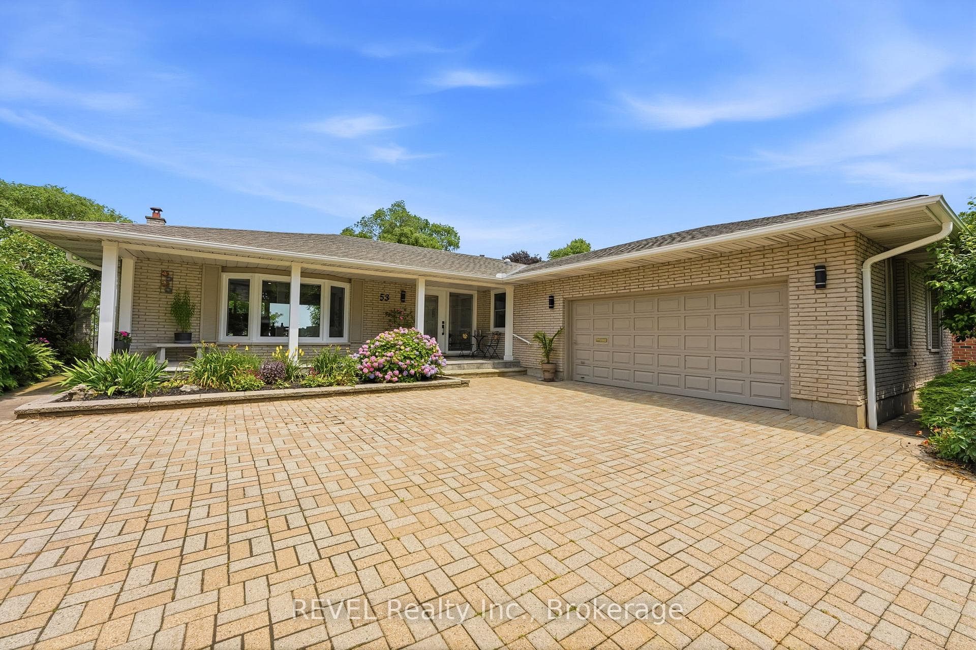 53 Beachview Drive photo 2