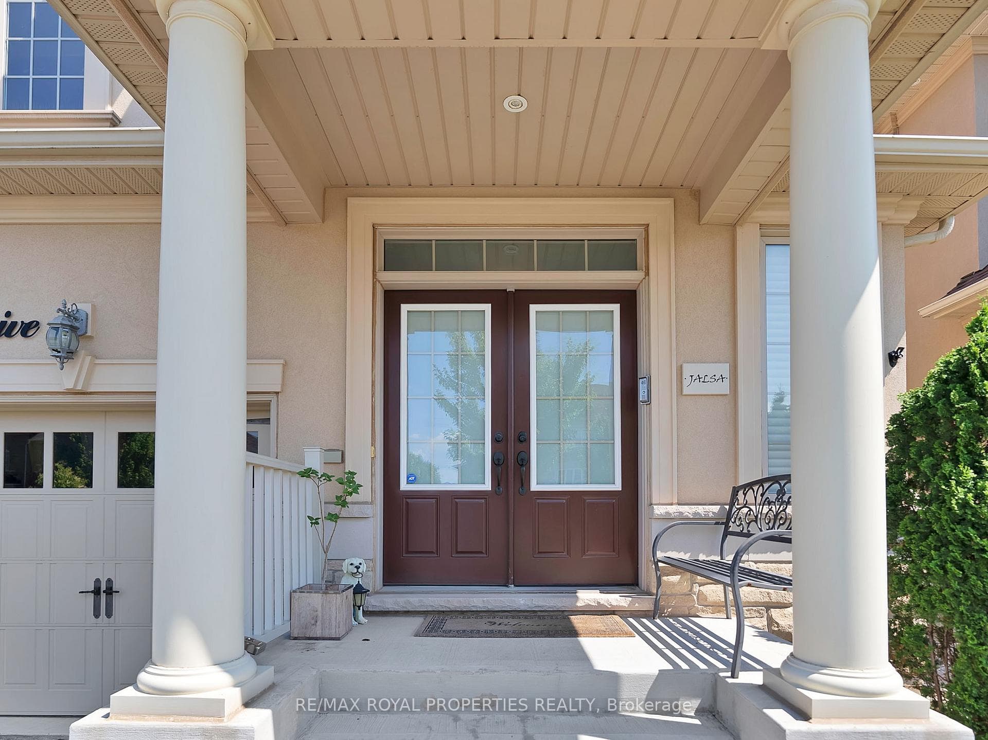 23 Lorenville Drive photo 3